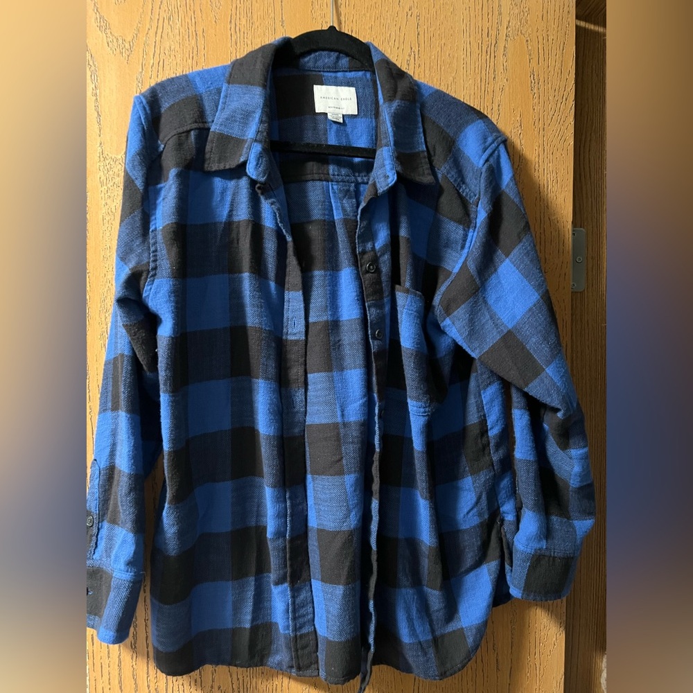 American Eagle 🦅 Blue and Black Plaid Button-Up Shirt